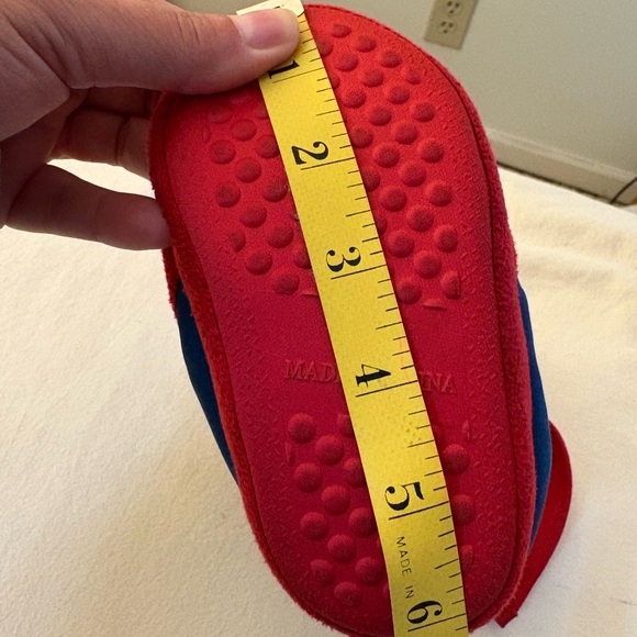 Superman Slippers Size S 5/6 Unisex Capes Boys or Girls DC Comics Booties - Picture 10 of 10